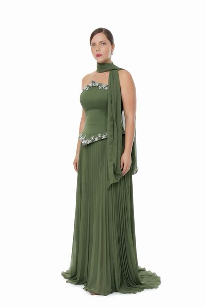 فستان سهرة كاكي اللون بدون حمالات بمقاسات كبيرة